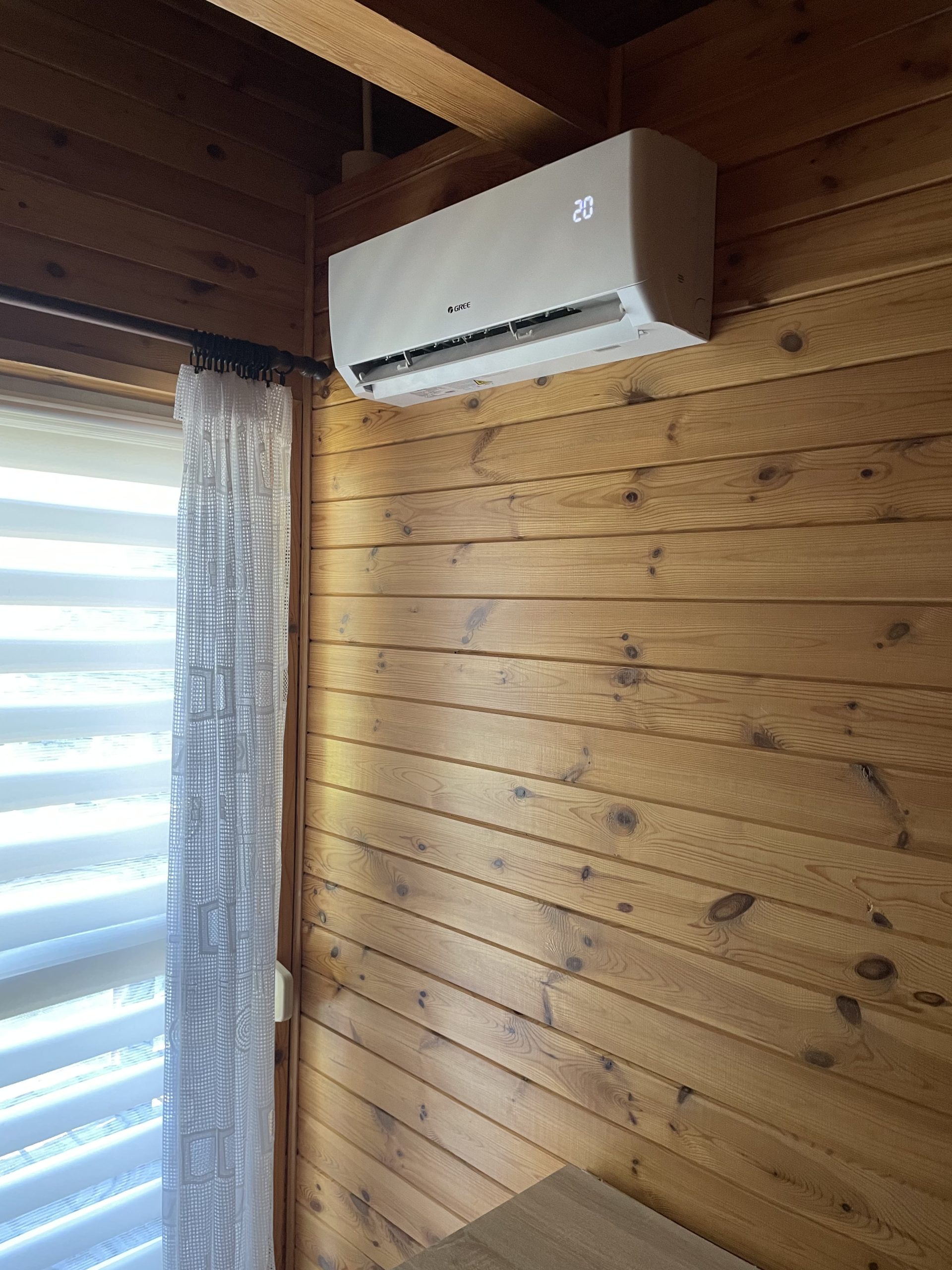 zdjęcie klimatyzatora we wnętrzu domu